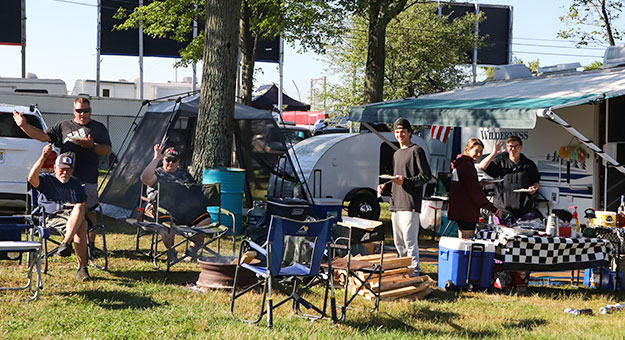 CAMPING image
